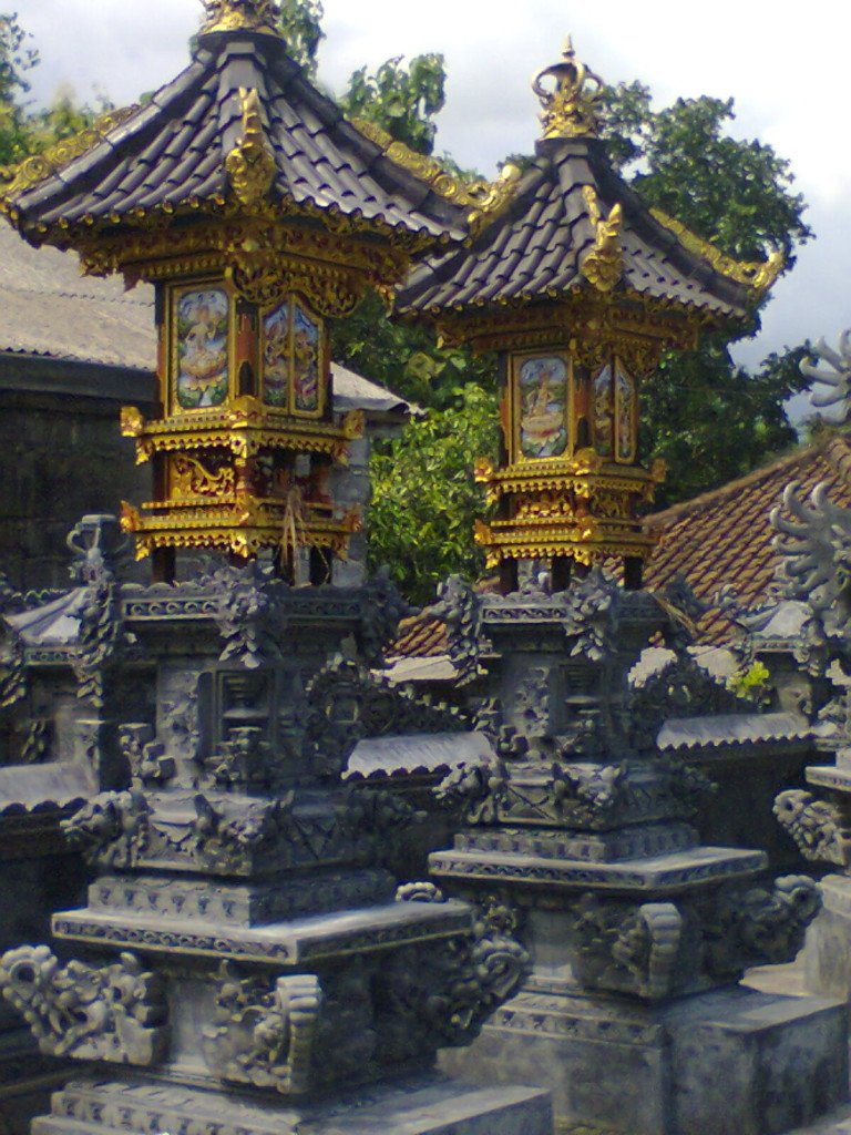 Rumah-adat-Bali-2