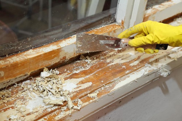 Kegunaan Wood Filler Untuk Kusen Jendela Rusak Dan Cara Aplikasinya